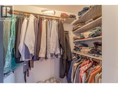 445 Road 5, Oliver, BC - Indoor With Storage