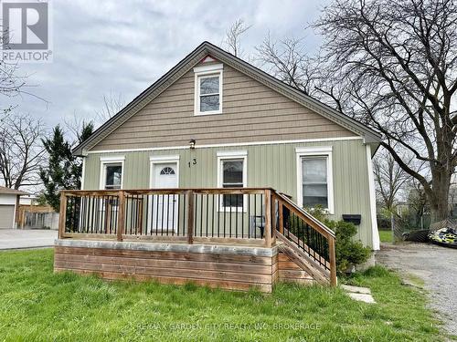 13 ROCKWOOD AVENUE  St. Catharines (Secord Woods), ON L2P 1E4