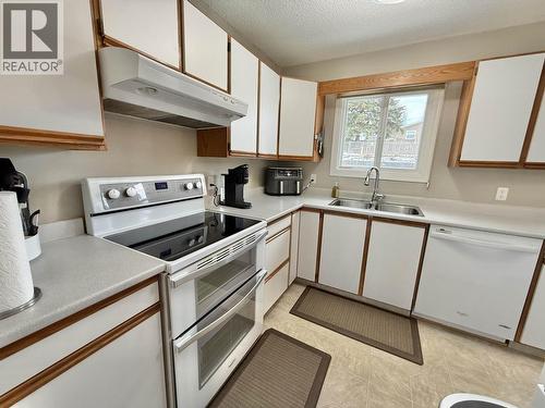 481 Patchett Street, Quesnel, BC - Indoor Photo Showing Kitchen With Double Sink