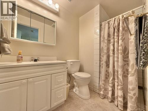 481 Patchett Street, Quesnel, BC - Indoor Photo Showing Bathroom