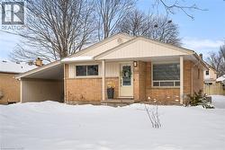 60 KENWOOD Drive  Kitchener, ON N2B 3H2