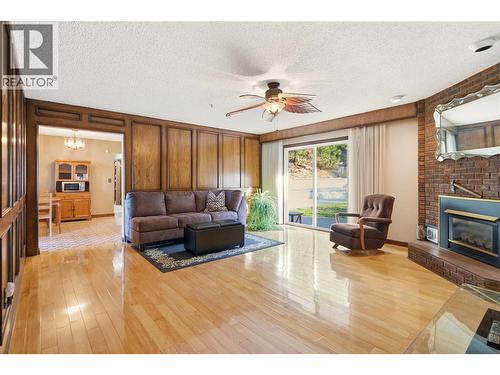 1099 Dehart Road, Kelowna, BC - Indoor Photo Showing Living Room With Fireplace