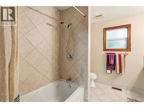 1099 Dehart Road, Kelowna, BC - Indoor Photo Showing Bathroom