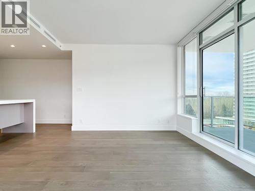 807 1675 Lions Gate Lane, North Vancouver, BC - Indoor Photo Showing Other Room