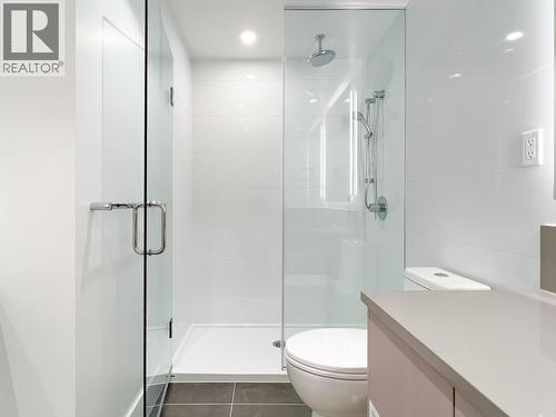 807 1675 Lions Gate Lane, North Vancouver, BC - Indoor Photo Showing Bathroom