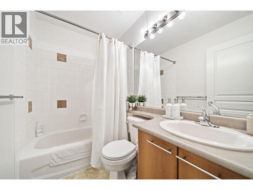 142 2000 Panorama Drive, Port Moody, BC - Indoor Photo Showing Bathroom