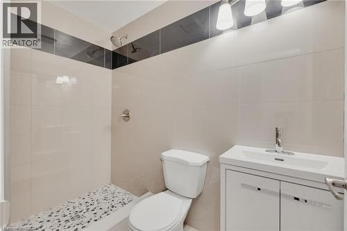 347 Keewatin Avenue, Kitchener, ON - Indoor Photo Showing Bathroom