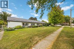 910 Charlesworth DRIVE  Sarnia, ON N7V 2S2