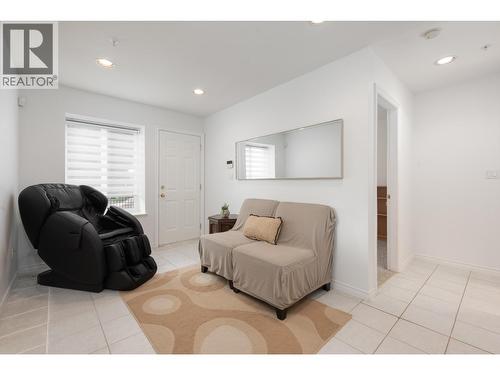 2423 E 4Th Avenue, Vancouver, BC - Indoor