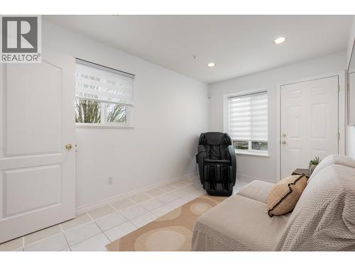 2423 E 4Th Avenue, Vancouver, BC - Indoor