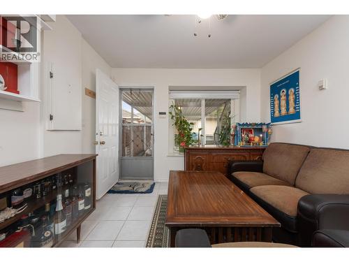 2423 E 4Th Avenue, Vancouver, BC - Indoor Photo Showing Living Room