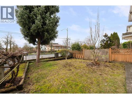 2423 E 4Th Avenue, Vancouver, BC - Outdoor