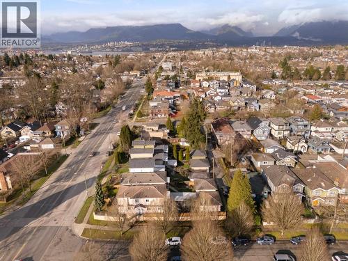 2423 E 4Th Avenue, Vancouver, BC - Outdoor With View