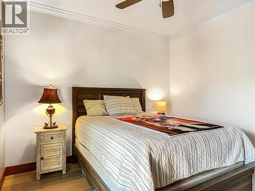 2418 Lakeshore Drive Unit# 302, Osoyoos, BC - Indoor Photo Showing Bedroom