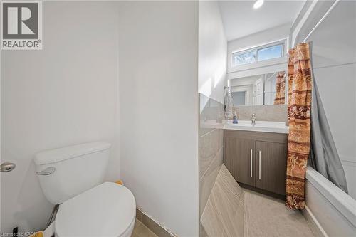 118 Cope Street, Hamilton, ON - Indoor Photo Showing Bathroom