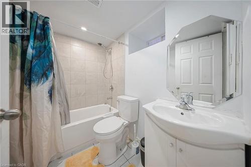 118 Cope Street, Hamilton, ON - Indoor Photo Showing Bathroom