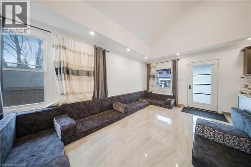 118 Cope Street, Hamilton, ON - Indoor Photo Showing Other Room