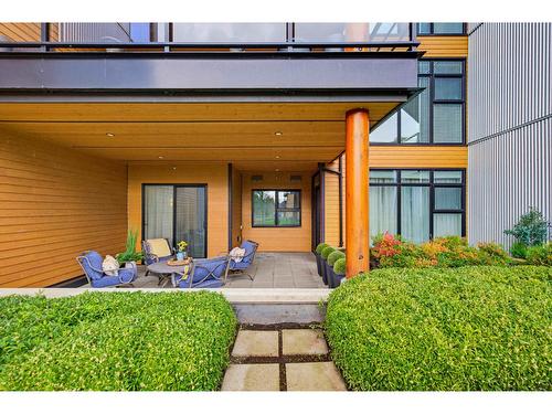 208 14855 Thrift Avenue, White Rock, BC - Outdoor With Exterior