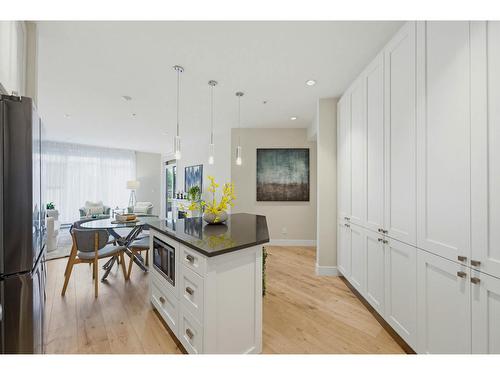 208 14855 Thrift Avenue, White Rock, BC - Indoor