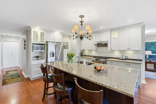 2242 200 Street, Langley, BC - Indoor Photo Showing Kitchen With Upgraded Kitchen