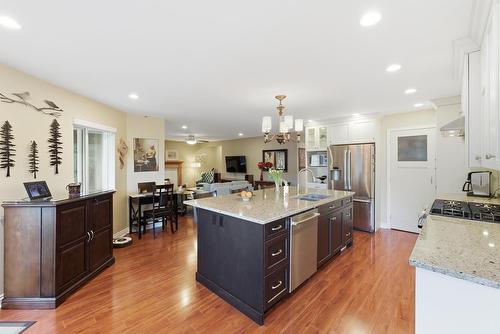 2242 200 Street, Langley, BC - Indoor Photo Showing Kitchen