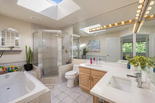 1311 133A Street, Surrey, BC - Indoor Photo Showing Bathroom