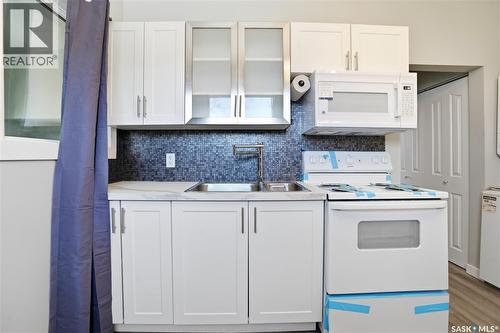 726 Cameron Street, Regina, SK - Indoor Photo Showing Kitchen With Double Sink