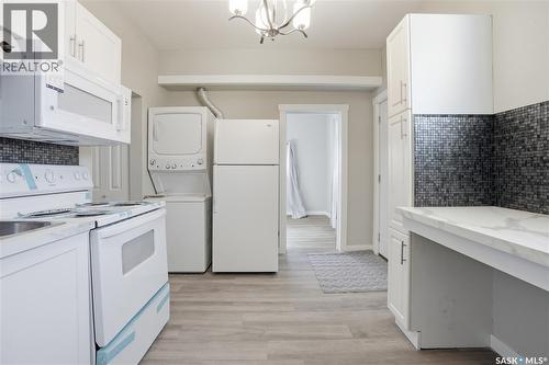 726 Cameron Street, Regina, SK - Indoor Photo Showing Kitchen