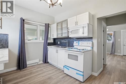 726 Cameron Street, Regina, SK - Indoor Photo Showing Kitchen