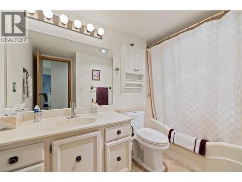 1035 Bernard Avenue Unit# 104, Kelowna, BC - Indoor Photo Showing Bathroom