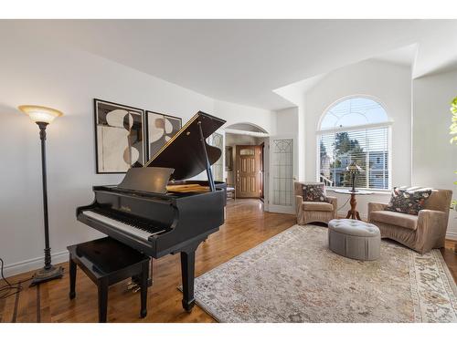 14027 Blackburn Avenue, White Rock, BC - Indoor