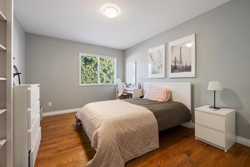 14027 Blackburn Avenue, White Rock, BC - Indoor Photo Showing Bedroom
