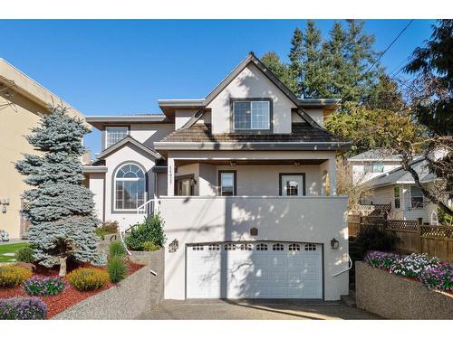 14027 Blackburn Avenue, White Rock, BC - Outdoor With Facade