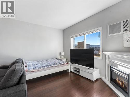 345 Mills Road Unit# 302, Kelowna, BC - Indoor Photo Showing Bedroom