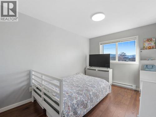 345 Mills Road Unit# 302, Kelowna, BC - Indoor Photo Showing Bedroom