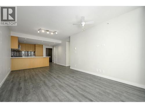 2307 3093 Windsor Gate, Coquitlam, BC - Indoor Photo Showing Kitchen