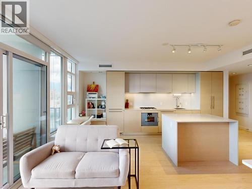 2103 1289 Hornby Street, Vancouver, BC - Indoor Photo Showing Kitchen