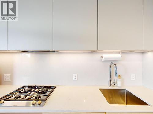 2103 1289 Hornby Street, Vancouver, BC - Indoor Photo Showing Kitchen