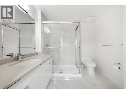 104 11913 Burnett Street, Maple Ridge, BC - Indoor Photo Showing Bathroom