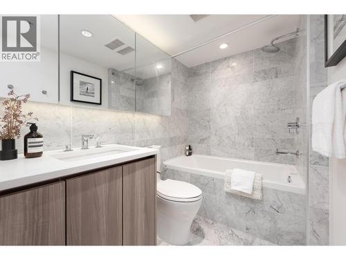 2105 433 Sw Marine Drive, Vancouver, BC - Indoor Photo Showing Bathroom