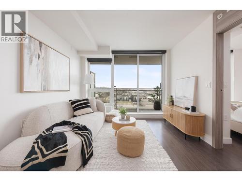 2105 433 Sw Marine Drive, Vancouver, BC - Indoor Photo Showing Living Room