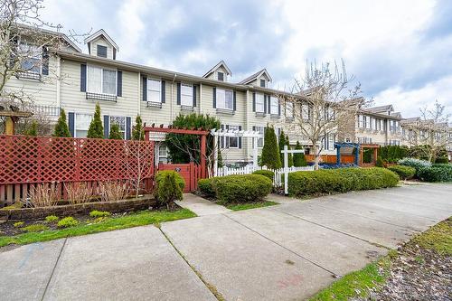 21123 80 Avenue, Langley, BC - Outdoor With Facade