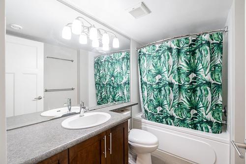 21123 80 Avenue, Langley, BC - Indoor Photo Showing Bathroom