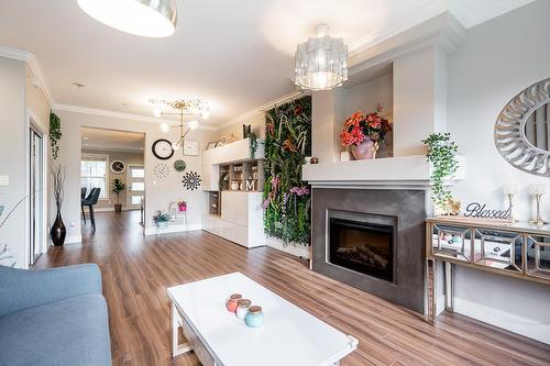 21123 80 Avenue, Langley, BC - Indoor Photo Showing Living Room With Fireplace
