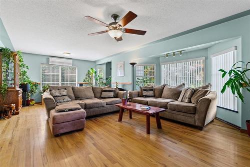 9950 Nelson Road|Rosedale, Rosedale, BC - Indoor Photo Showing Living Room