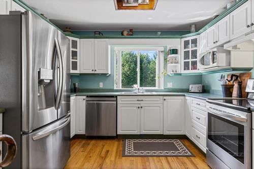 9950 Nelson Road|Rosedale, Rosedale, BC - Indoor Photo Showing Kitchen