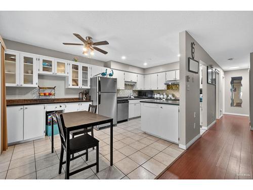 15 2998 Mouat Drive, Abbotsford, BC - Indoor Photo Showing Kitchen