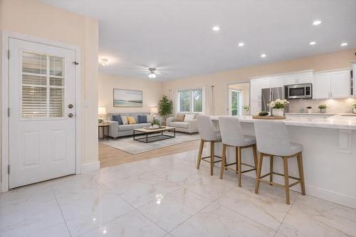 8004 Melburn Drive, Mission, BC - Indoor Photo Showing Kitchen
