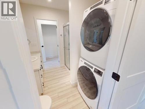 9-6730 Cranberry Street, Powell River, BC - Indoor Photo Showing Laundry Room