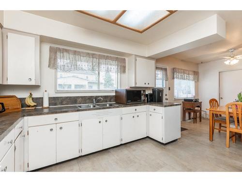 8736 154 Street, Surrey, BC - Indoor Photo Showing Kitchen With Double Sink